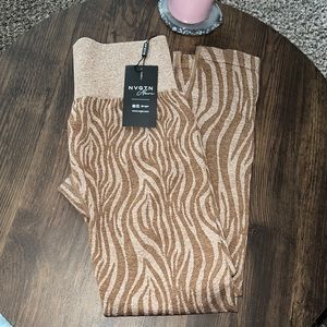New ! WT ! Mocha Zebra Seamless Leggings